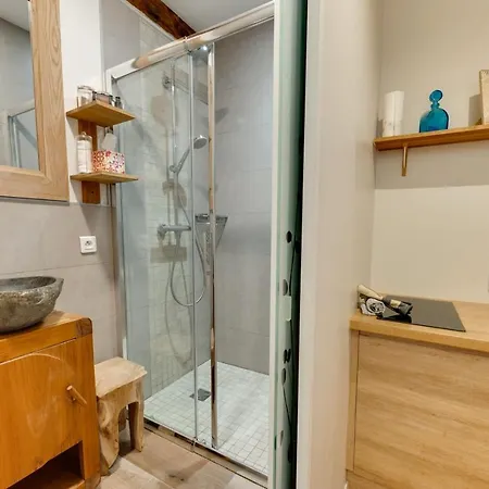 La Cour Filaterie - Of 30 Sq M In The Breakfast Included Apartment *